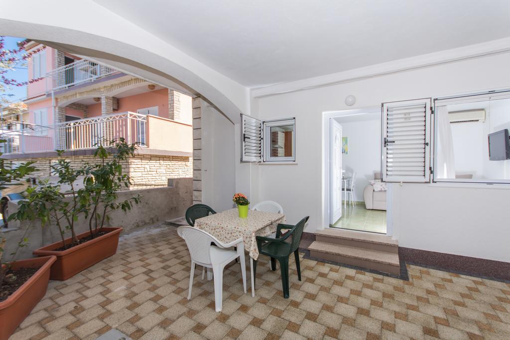 Apartment Mika 2 โตรกีร์ ภายนอก รูปภาพ